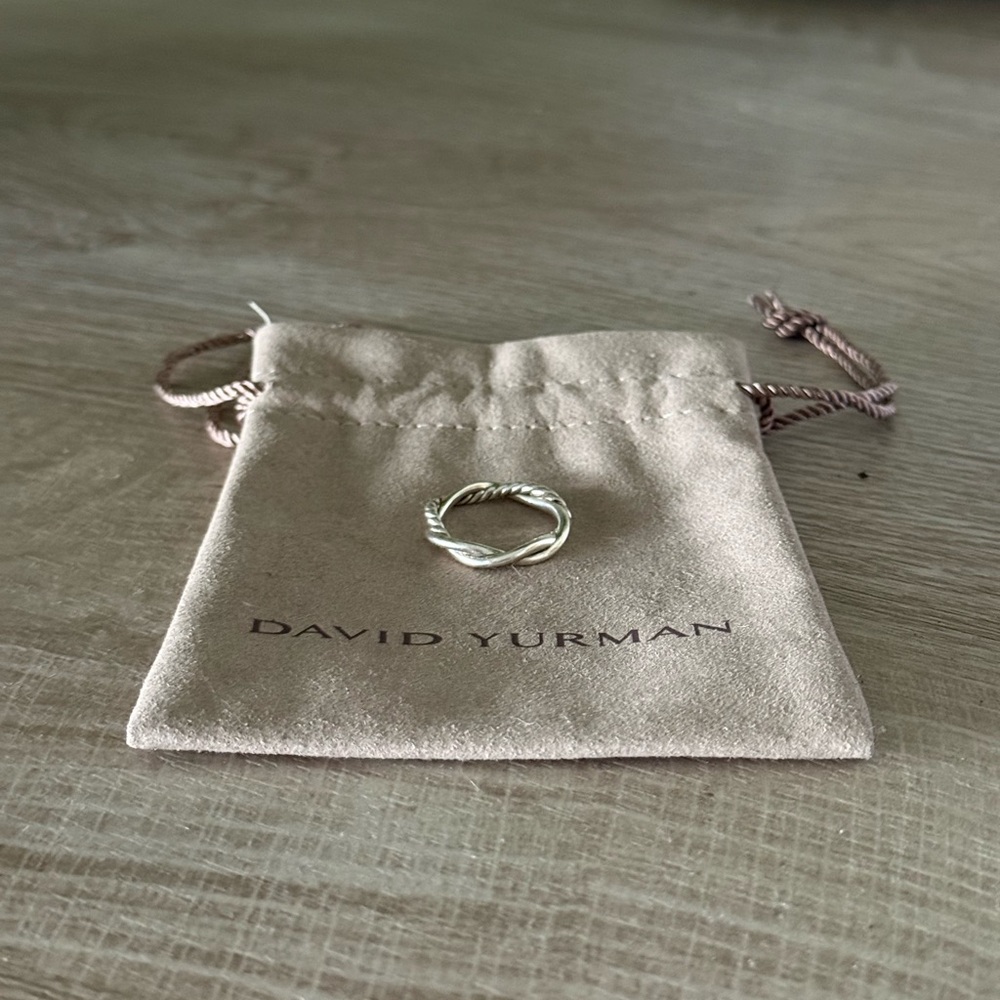 David Yurman Petite Infinity Ring - Picture 3 of 10